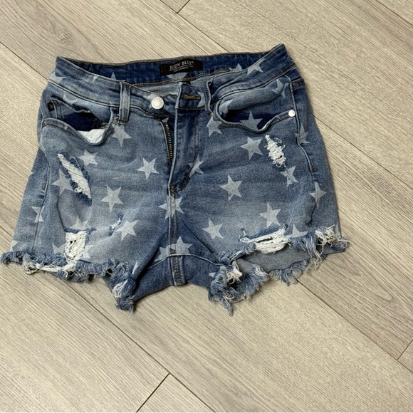 Judy Blue Starry Distressed Jean Shorts - Picture 1 of 11